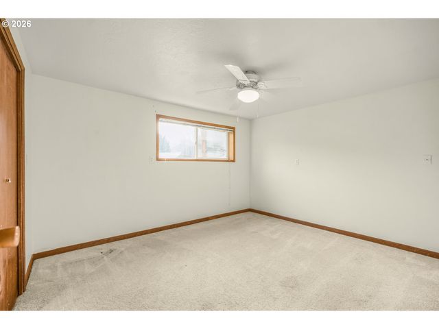 16700 Se BEL AIR Dr, Damascus, OR 97089