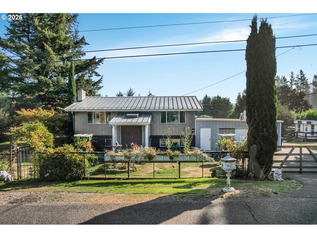 16700 Se BEL AIR Dr, Damascus, OR 97089