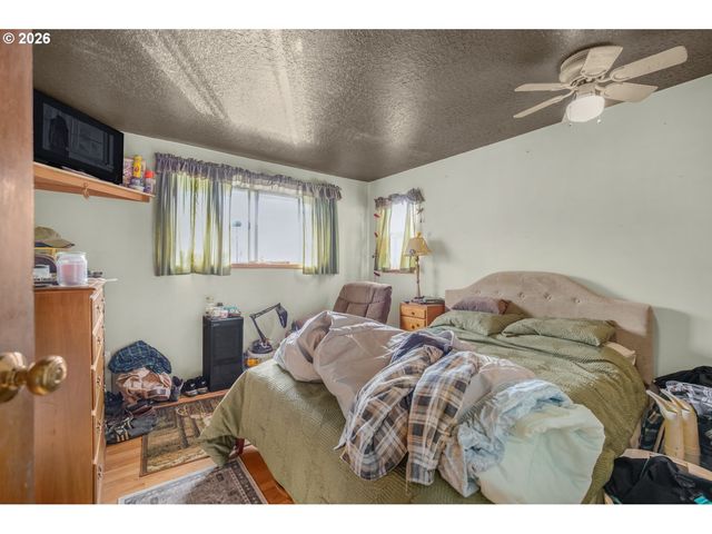 16700 Se BEL AIR Dr, Damascus, OR 97089