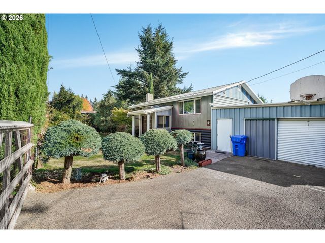 16700 Se BEL AIR Dr, Damascus, OR 97089