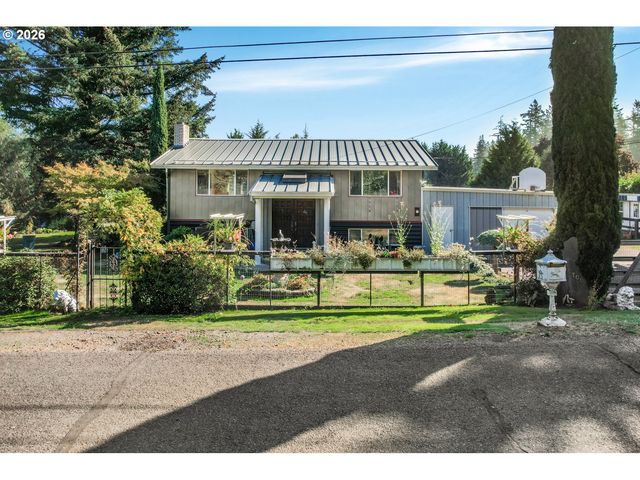 16700 Se BEL AIR Dr, Damascus, OR 97089