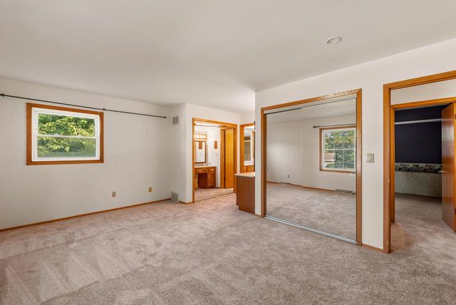 983 Chesterton COURT, Oconomowoc, WI 53066