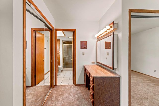 983 Chesterton COURT, Oconomowoc, WI 53066