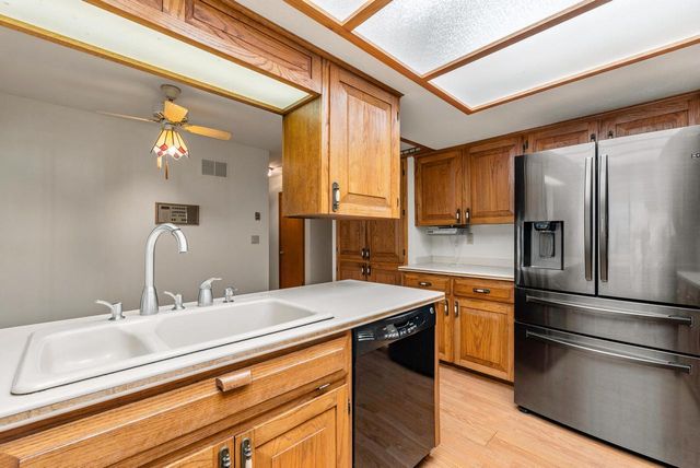 983 Chesterton COURT, Oconomowoc, WI 53066