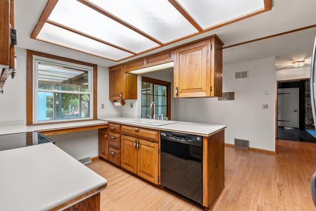 983 Chesterton COURT, Oconomowoc, WI 53066