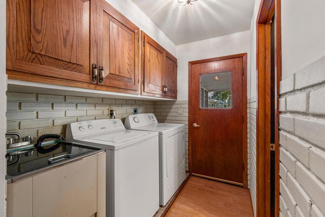 983 Chesterton COURT, Oconomowoc, WI 53066