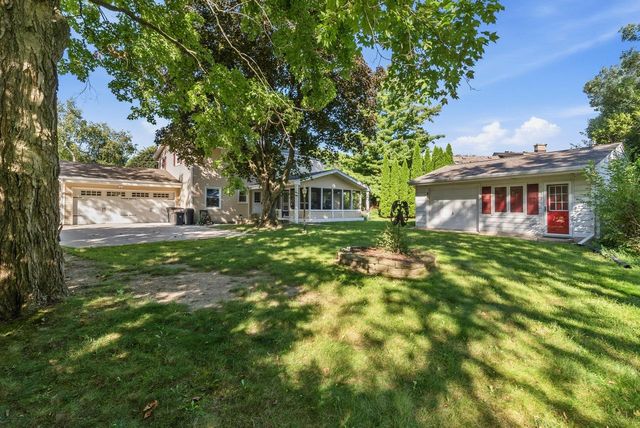 983 Chesterton COURT, Oconomowoc, WI 53066