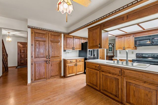 983 Chesterton COURT, Oconomowoc, WI 53066