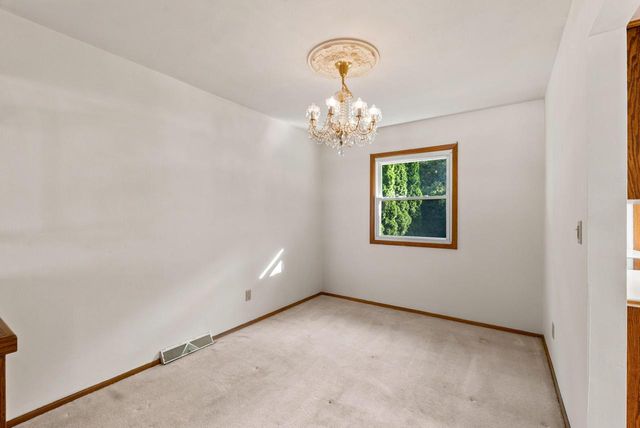 983 Chesterton COURT, Oconomowoc, WI 53066