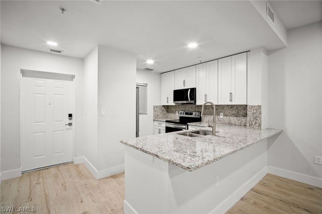 4450 Botanical Place CIR 6, Naples, FL 34112