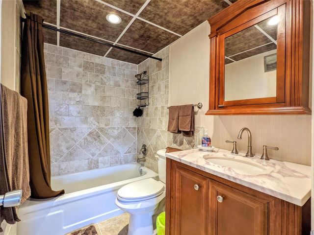1714 69TH AVENUE W B308, Bradenton, FL 34207