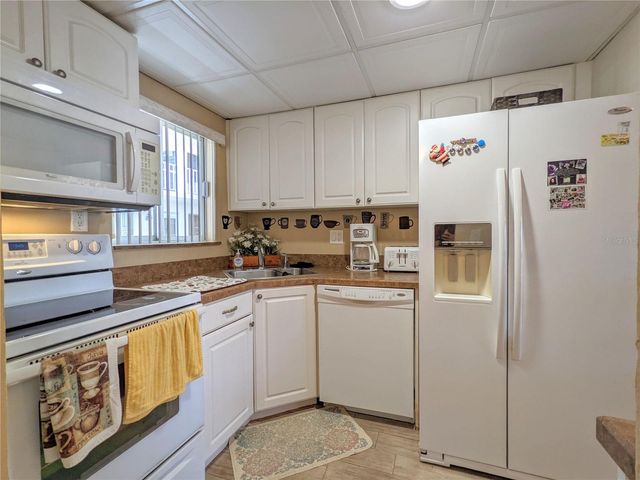 1714 69TH AVENUE W B308, Bradenton, FL 34207