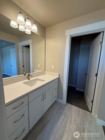 921 W Ted Yao Way, Moses Lake, WA 98837