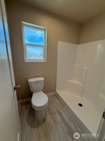 921 W Ted Yao Way, Moses Lake, WA 98837