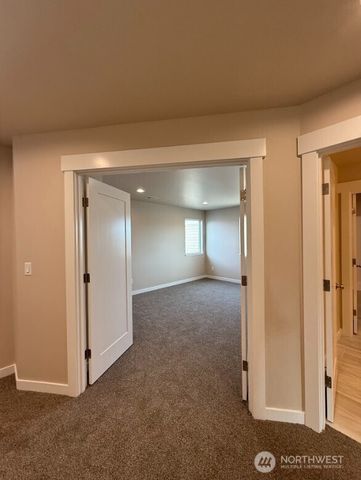 921 W Ted Yao Way, Moses Lake, WA 98837