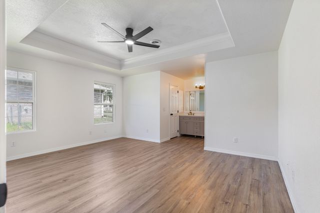 403 E 10th Street, Grove, OK 74344