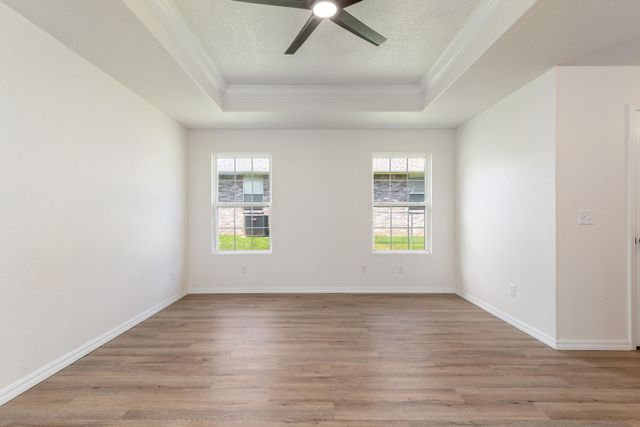 403 E 10th Street, Grove, OK 74344
