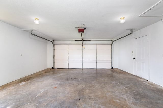 403 E 10th Street, Grove, OK 74344