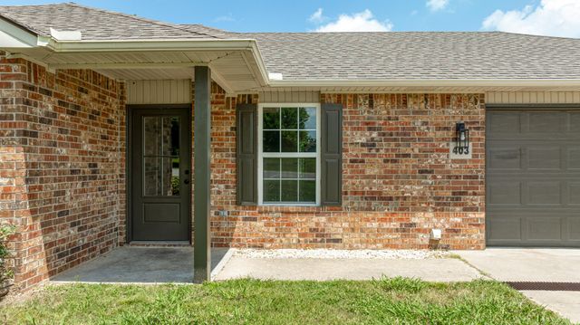403 E 10th Street, Grove, OK 74344