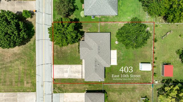 403 E 10th Street, Grove, OK 74344