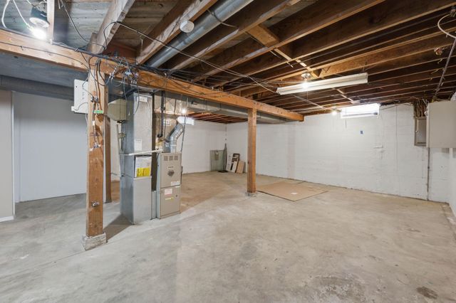 2215 E Stafford St, Wichita, KS 67211