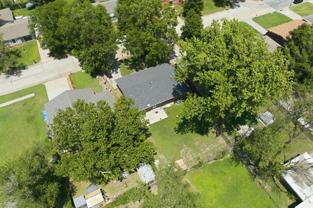 2215 E Stafford St, Wichita, KS 67211