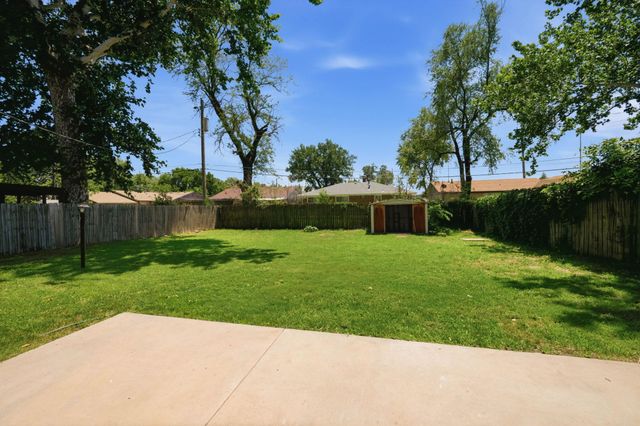 2215 E Stafford St, Wichita, KS 67211