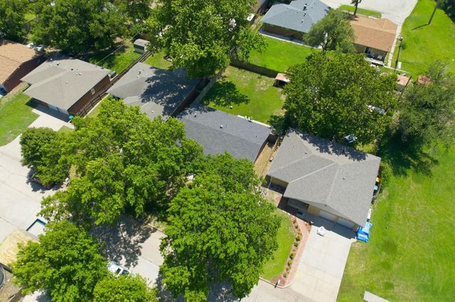 2215 E Stafford St, Wichita, KS 67211