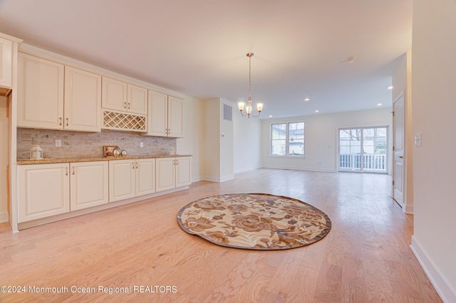 8 Raritan Cove, Keyport, NJ 07735