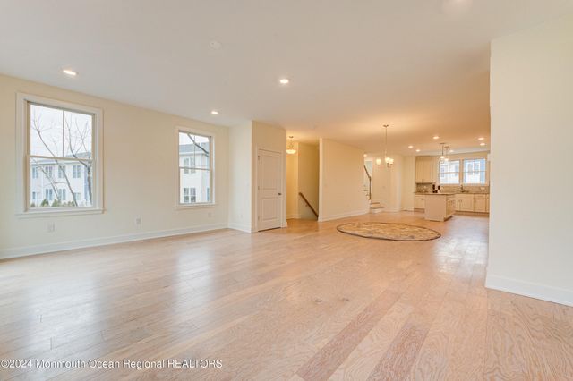 8 Raritan Cove, Keyport, NJ 07735