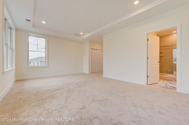 8 Raritan Cove, Keyport, NJ 07735