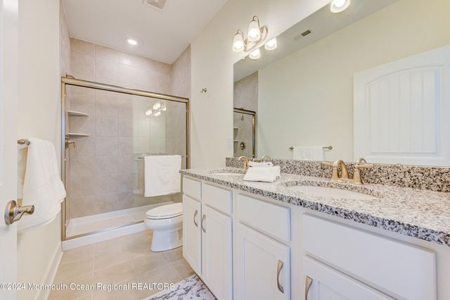 8 Raritan Cove, Keyport, NJ 07735