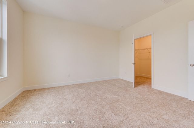 8 Raritan Cove, Keyport, NJ 07735