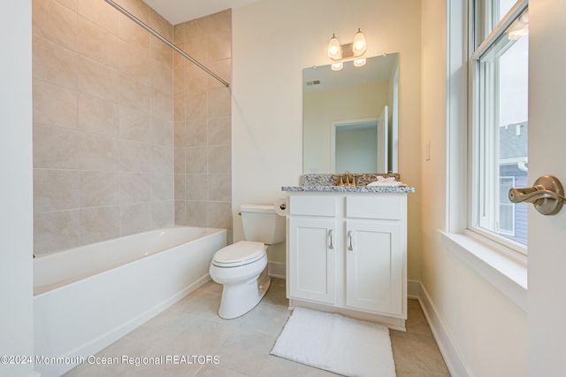 8 Raritan Cove, Keyport, NJ 07735