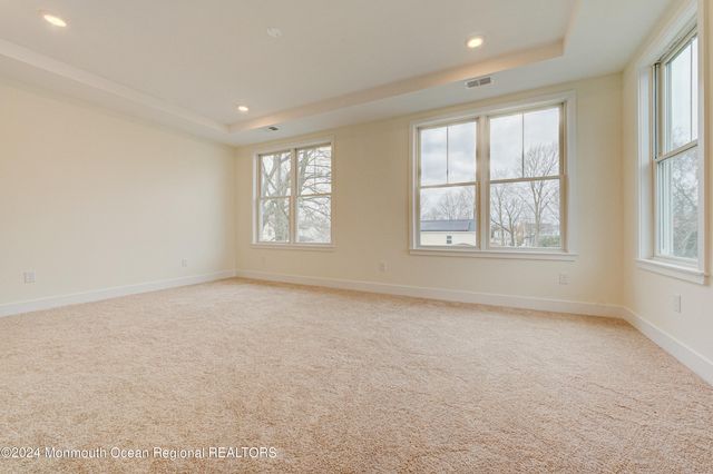 8 Raritan Cove, Keyport, NJ 07735