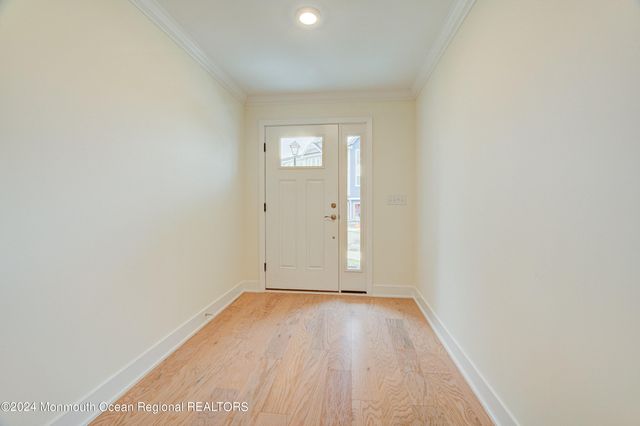 8 Raritan Cove, Keyport, NJ 07735