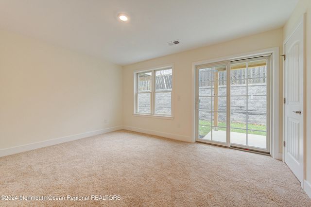 8 Raritan Cove, Keyport, NJ 07735