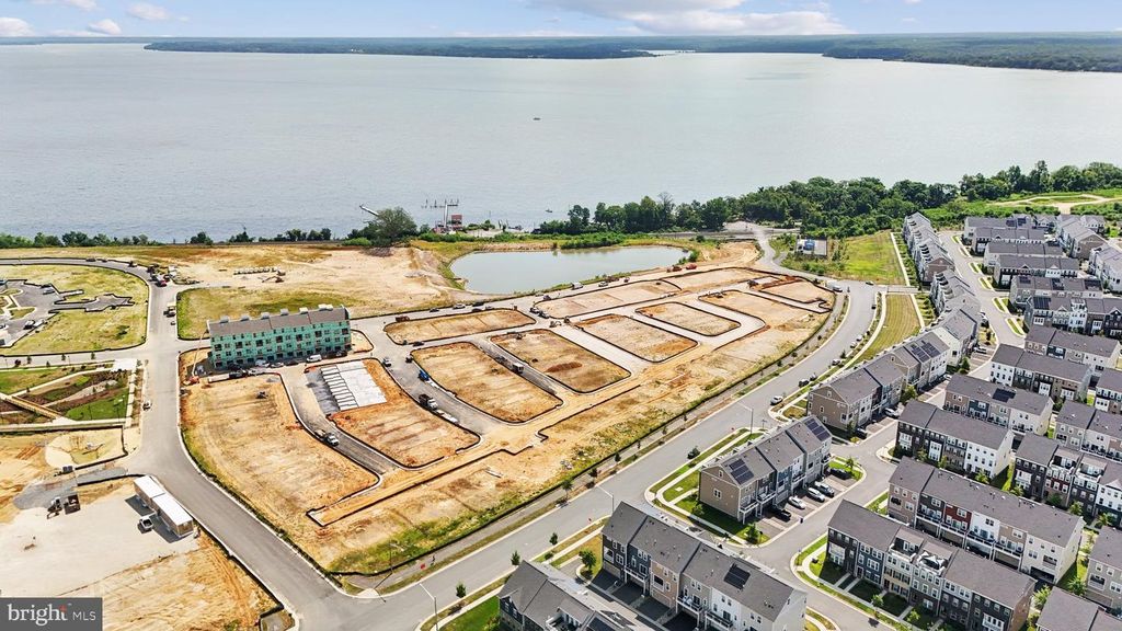 Image 2 of property listing at 17722 WILLIAMS WAY, Dumfries, VA 22026