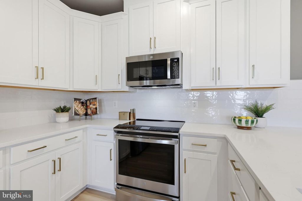 Image 9 of property listing at 17722 WILLIAMS WAY, Dumfries, VA 22026