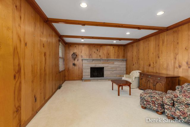 4674 Fennessy Street Sw, City Of Walker, MI 49534