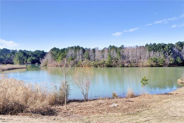 306 Oak Hill LN, Smithfield, VA 23430