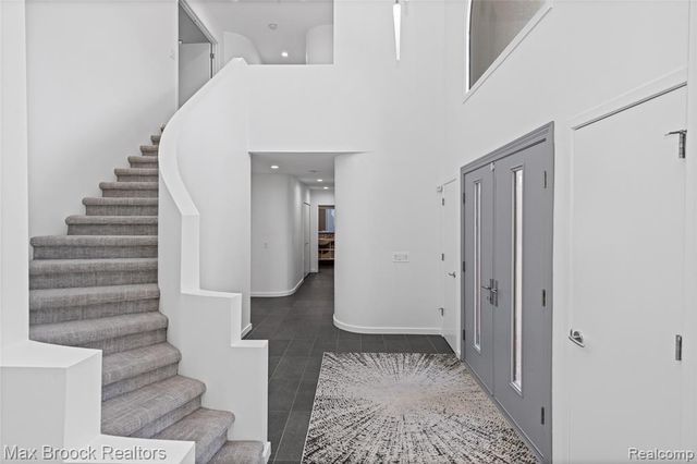 7102 Alta Vista Drive, West Bloomfield, MI 48322