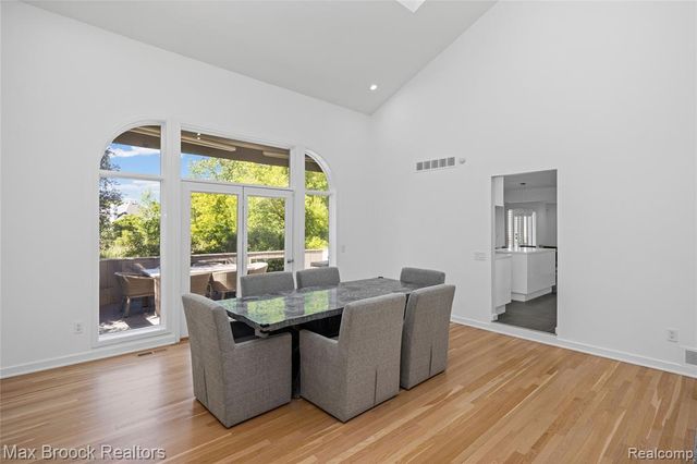 7102 Alta Vista Drive, West Bloomfield, MI 48322