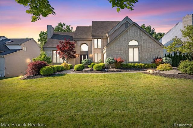 7102 Alta Vista Drive, West Bloomfield, MI 48322