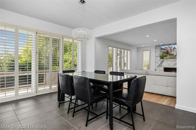 7102 Alta Vista Drive, West Bloomfield, MI 48322