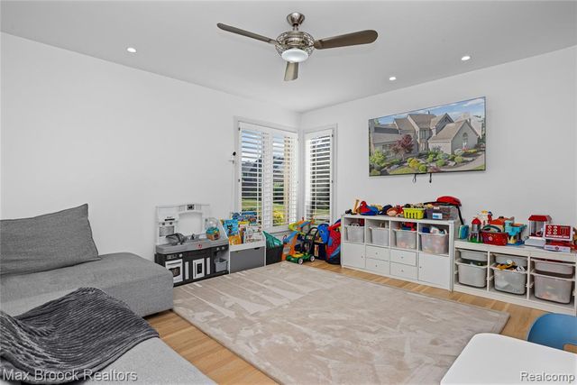 7102 Alta Vista Drive, West Bloomfield, MI 48322