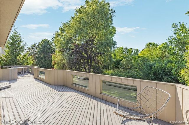 7102 Alta Vista Drive, West Bloomfield, MI 48322