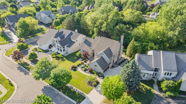 7102 Alta Vista Drive, West Bloomfield, MI 48322
