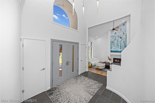 7102 Alta Vista Drive, West Bloomfield, MI 48322