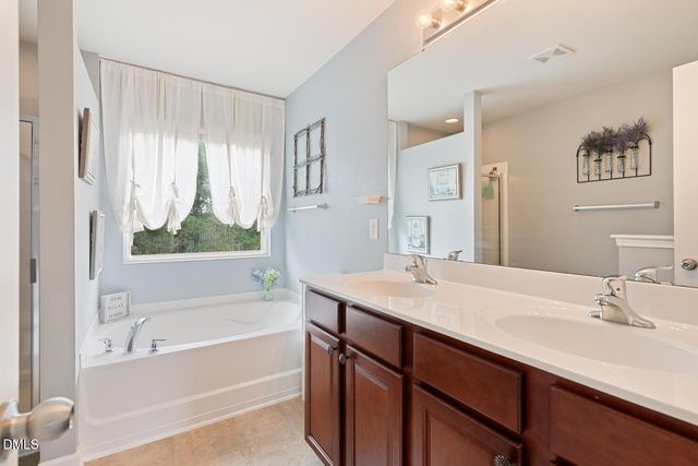 624 Collington Drive, Mebane, NC 27302
